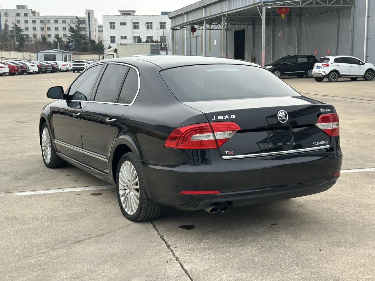 Skoda Superb 2015 thumb 2