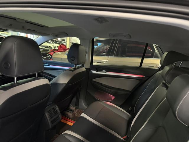 Volkswagen Golf 2023 thumb 8