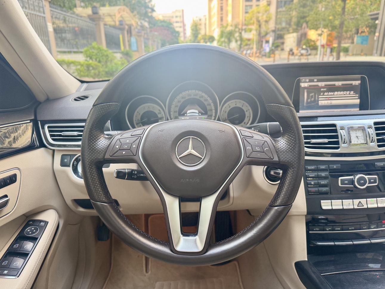 Mercedes-Benz E-Class 2013 thumb 5