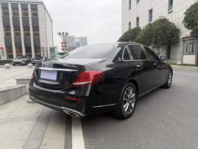 Mercedes-Benz E-Class 2019 thumb 2