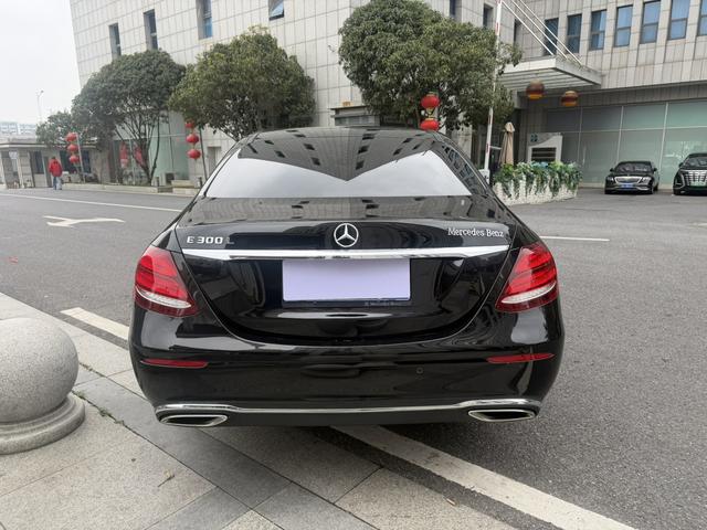Mercedes-Benz E-Class 2019 thumb 3