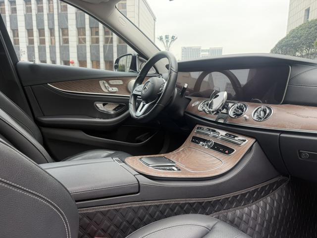 Mercedes-Benz E-Class 2019 thumb 8