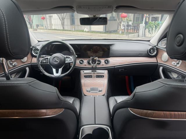 Mercedes-Benz E-Class 2019 thumb 9