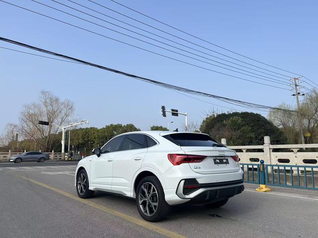 Audi Q3 2020 thumb 2