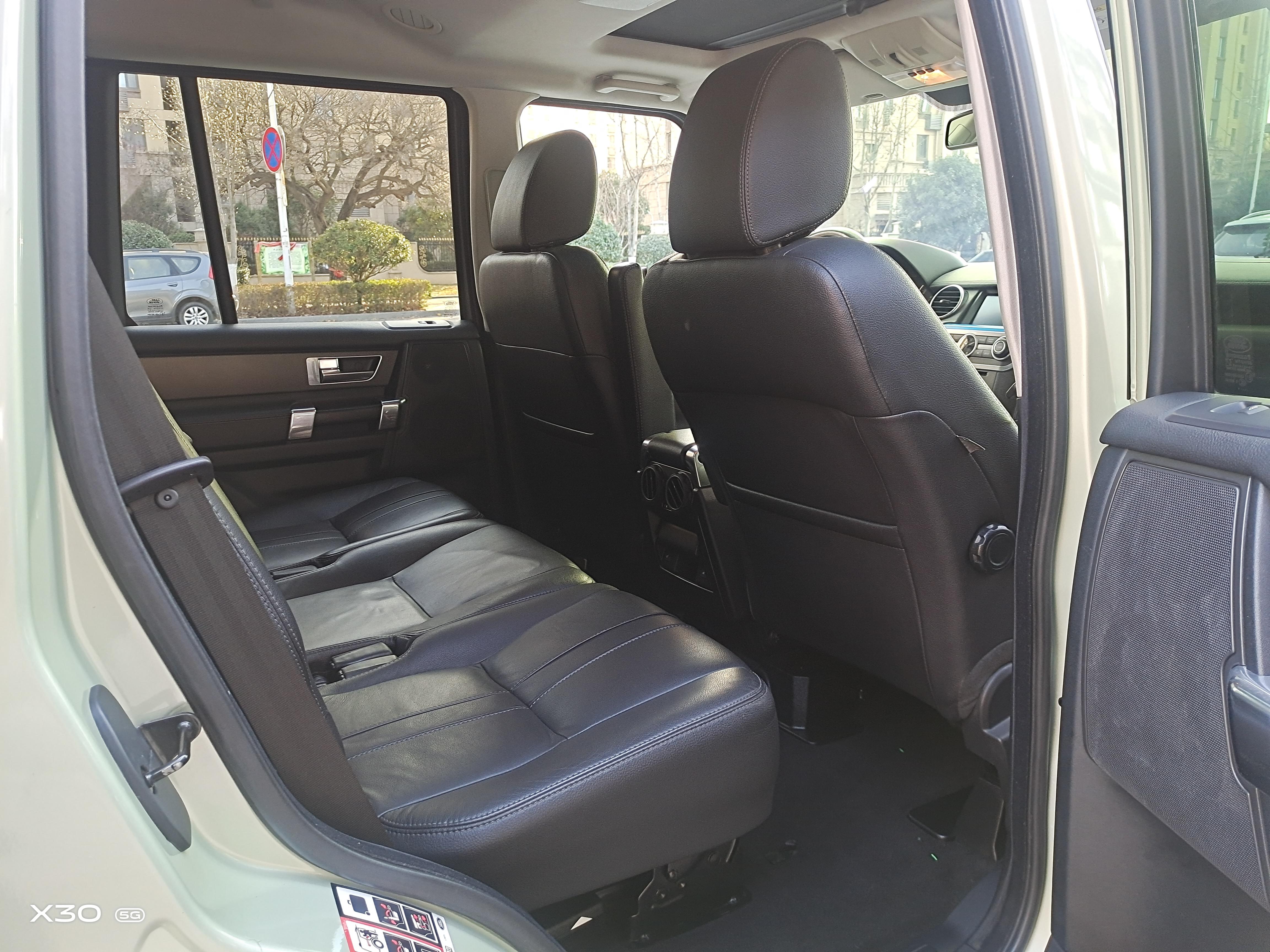 Land Rover Discovery 2014 thumb 9