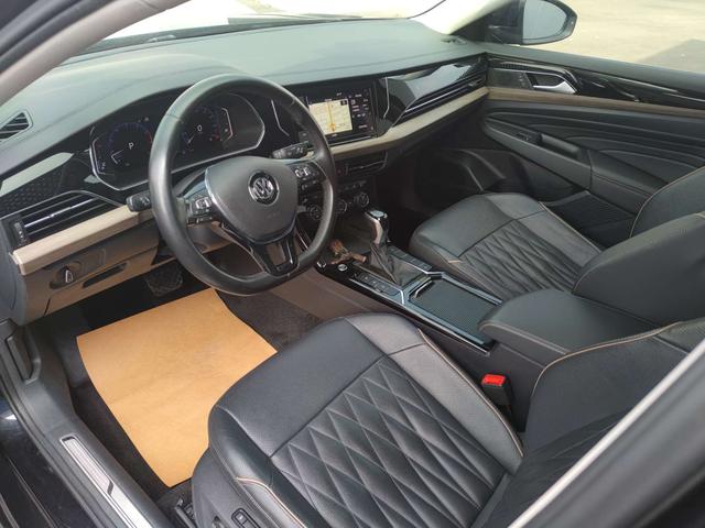 Volkswagen Passat 2019 thumb 2