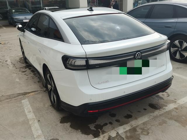 Volkswagen ID.7 2024 thumb 2