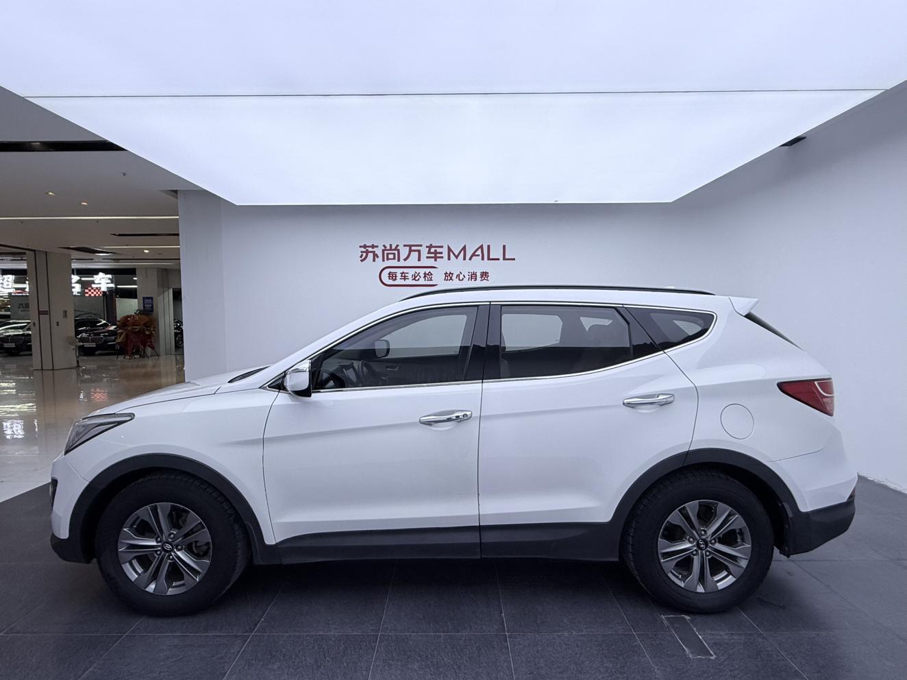 Hyundai Santa Fe 2015 thumb 2