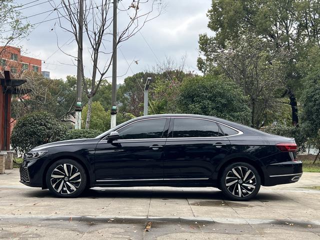 Volkswagen Passat 2022 thumb 4