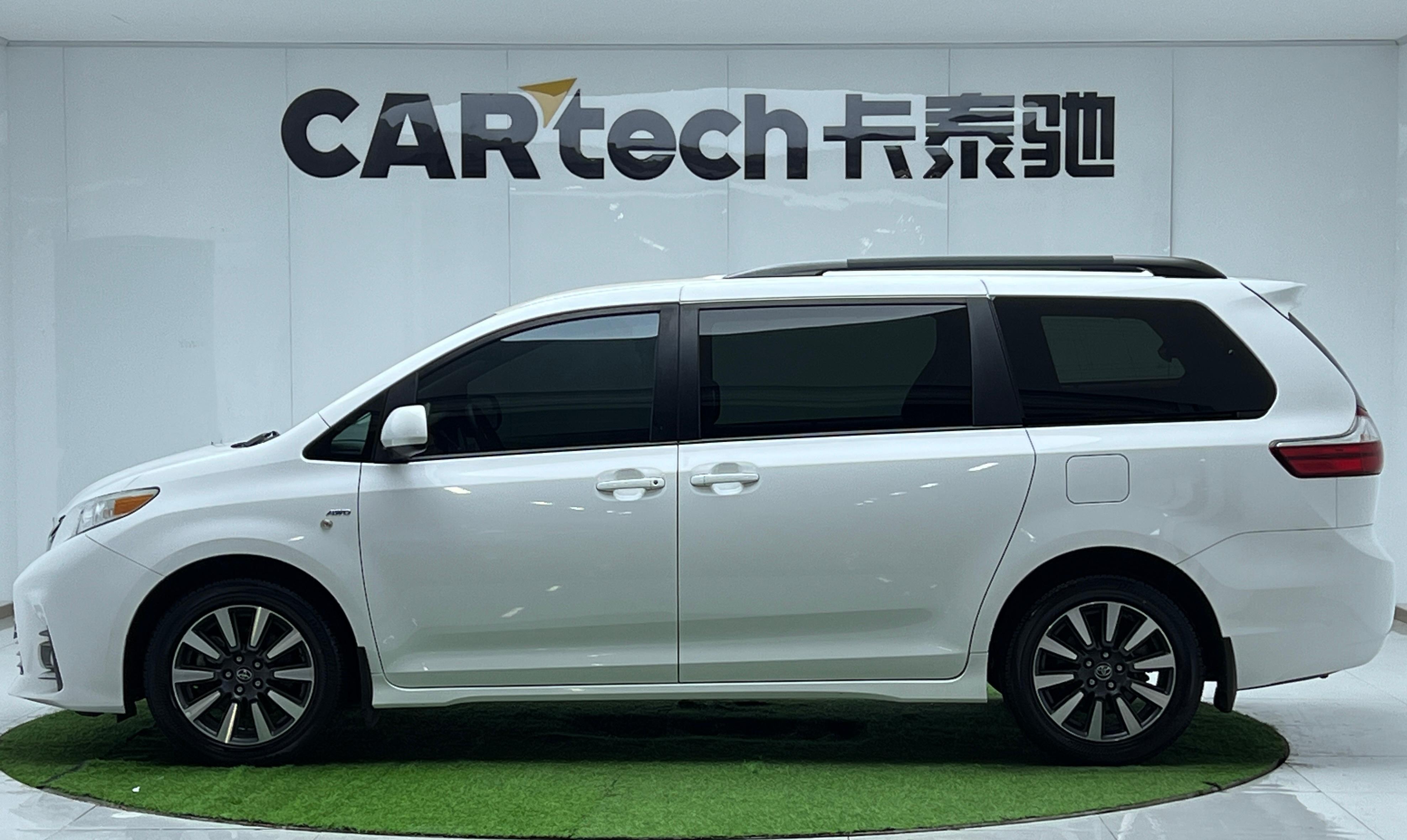 Toyota Sienna 2019 thumb 2