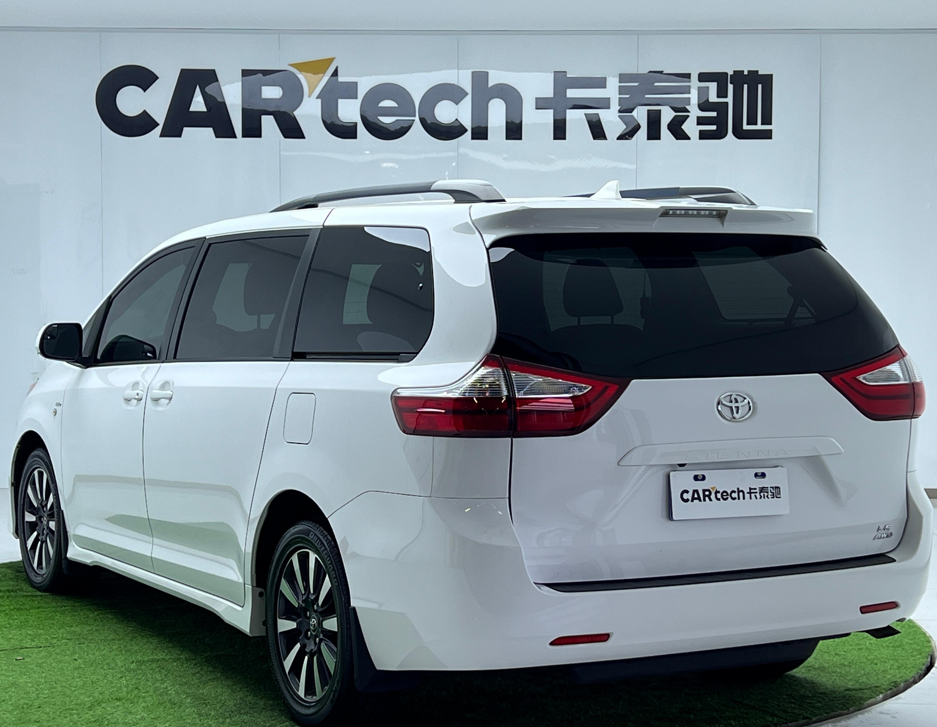 Toyota Sienna 2019 thumb 3
