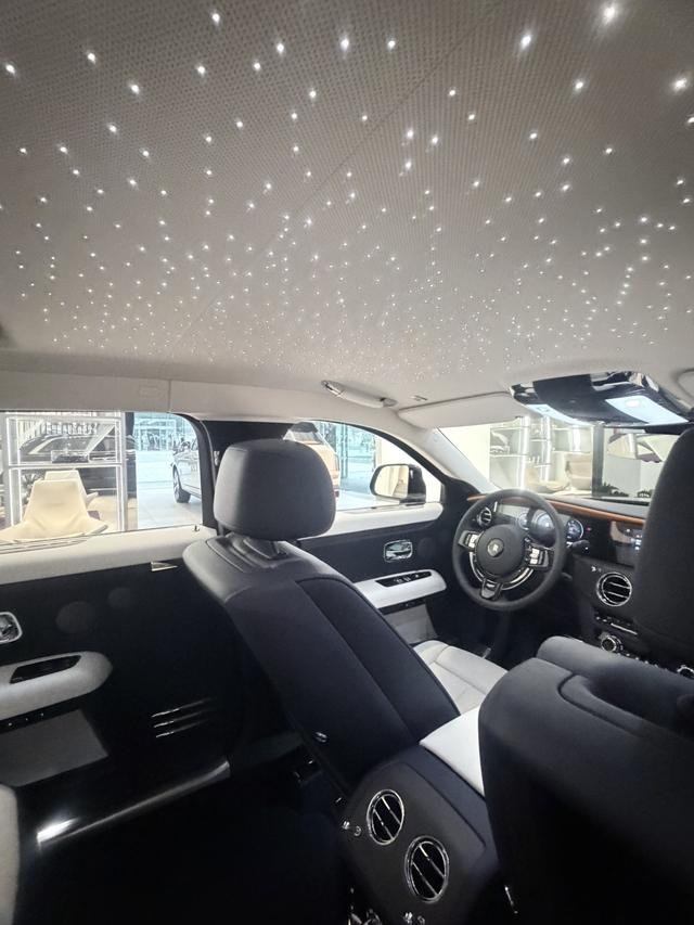 Rolls-Royce Ghost 2024 thumb 7