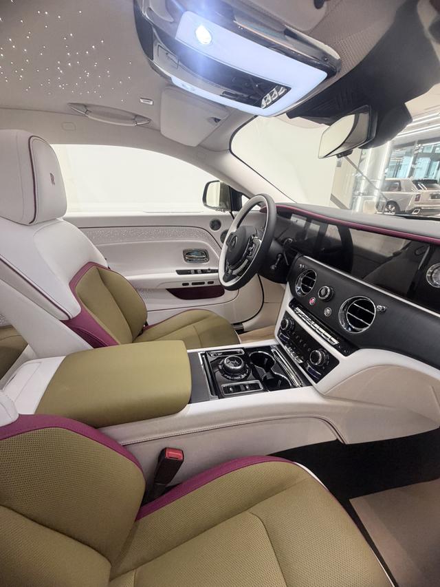 Rolls-Royce Shan Ling 2023 thumb 5