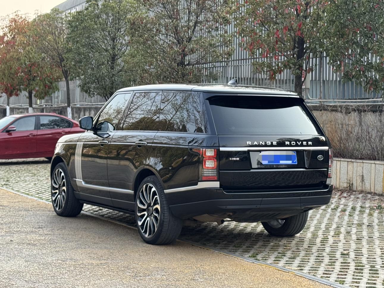 Land Rover Range Rover 2018 thumb 3