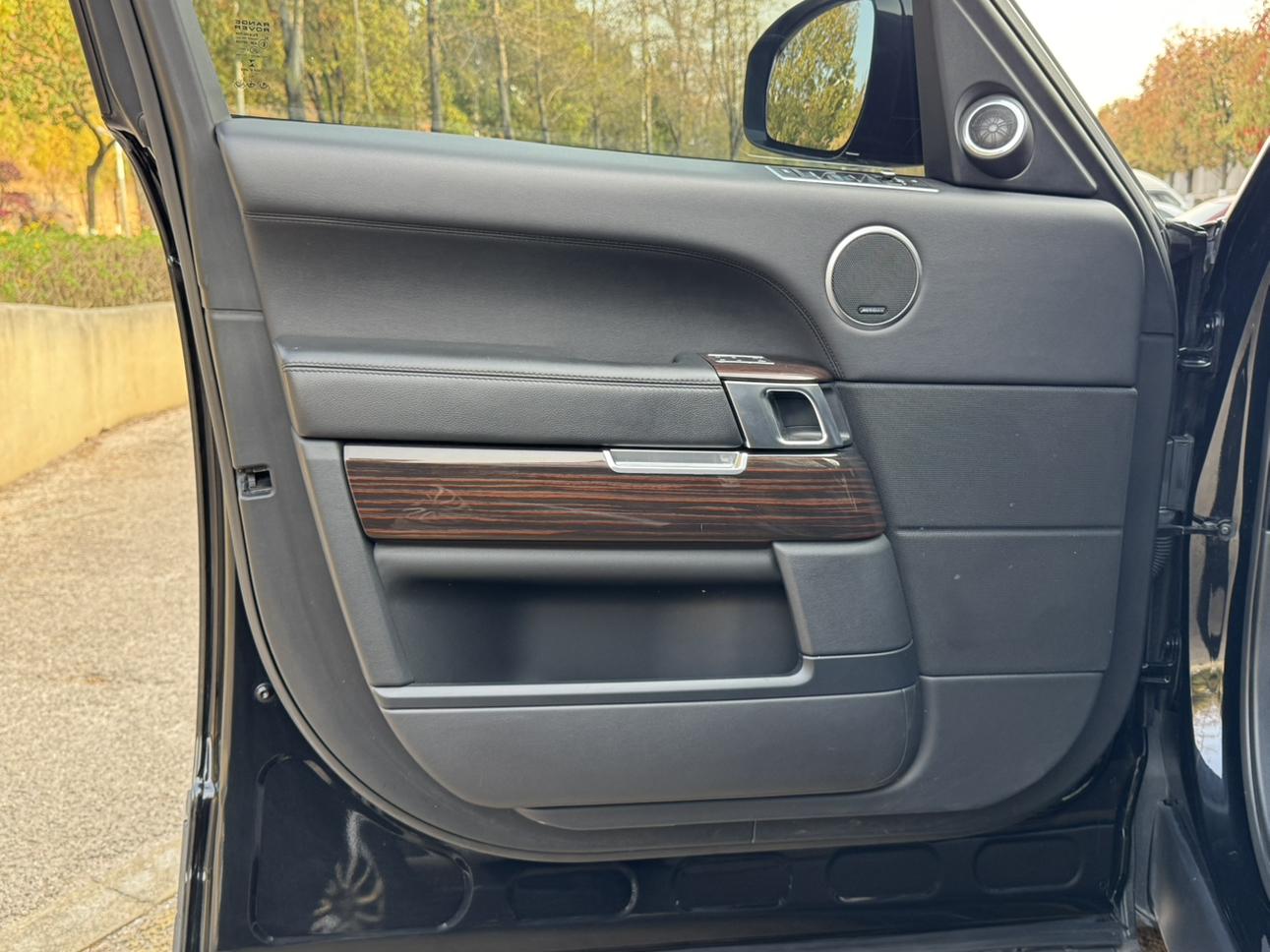 Land Rover Range Rover 2018 thumb 10