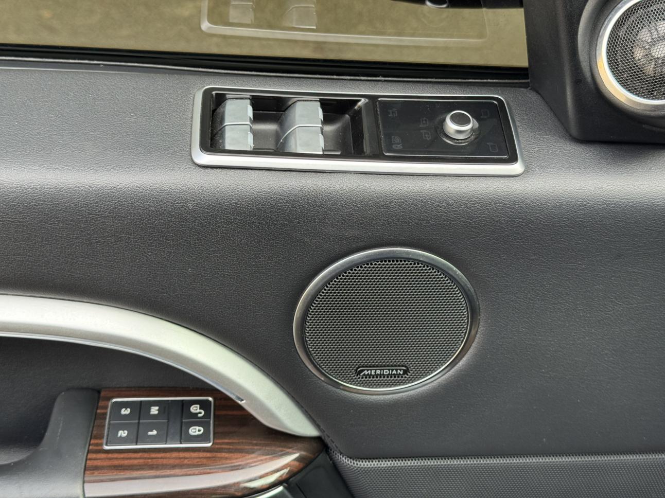 Land Rover Range Rover 2017 thumb 7