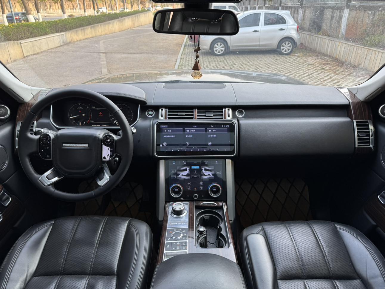 Land Rover Range Rover 2017 thumb 12