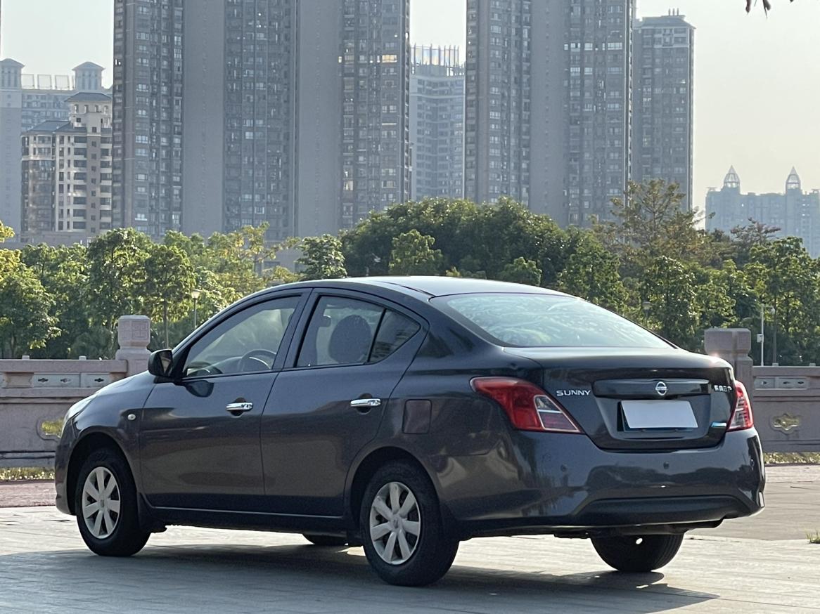 Nissan Sunny 2016 thumb 2