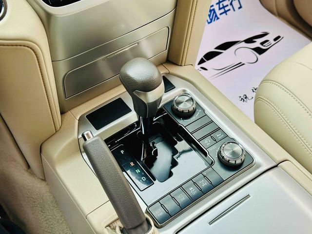 Toyota Land Cruiser 2019 thumb 6