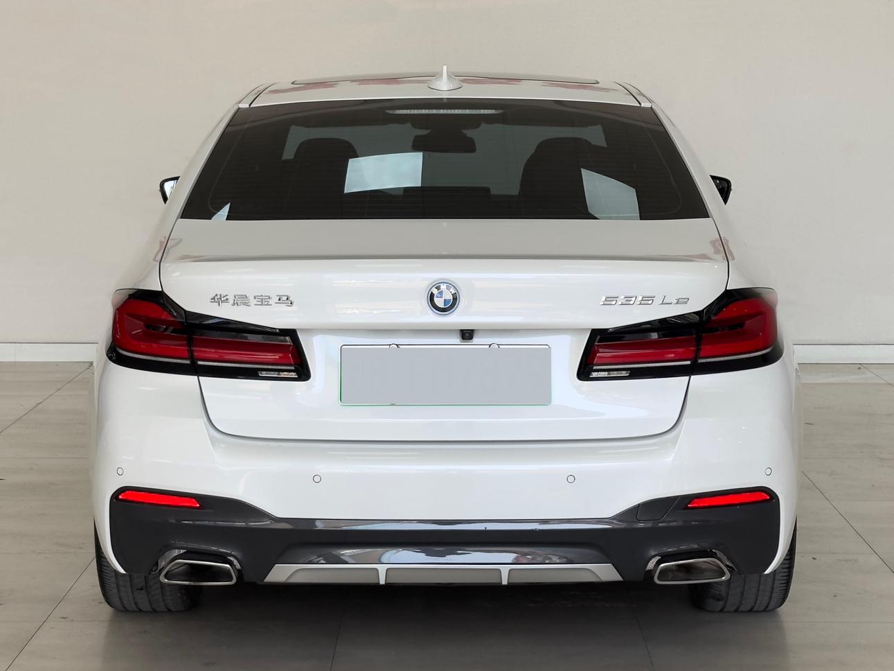 BMW 5 серии 2022 thumb 4