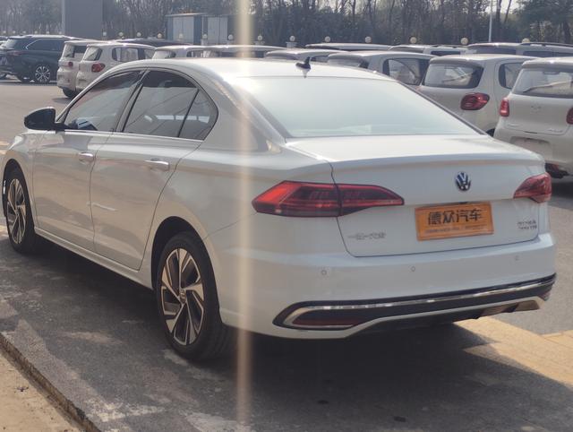 Volkswagen Bora 2024 thumb 6