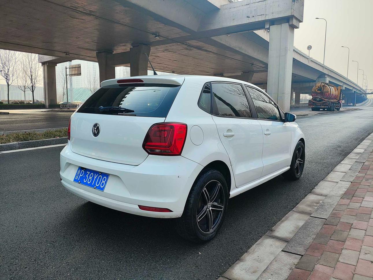 Volkswagen Polo 2019 thumb 4