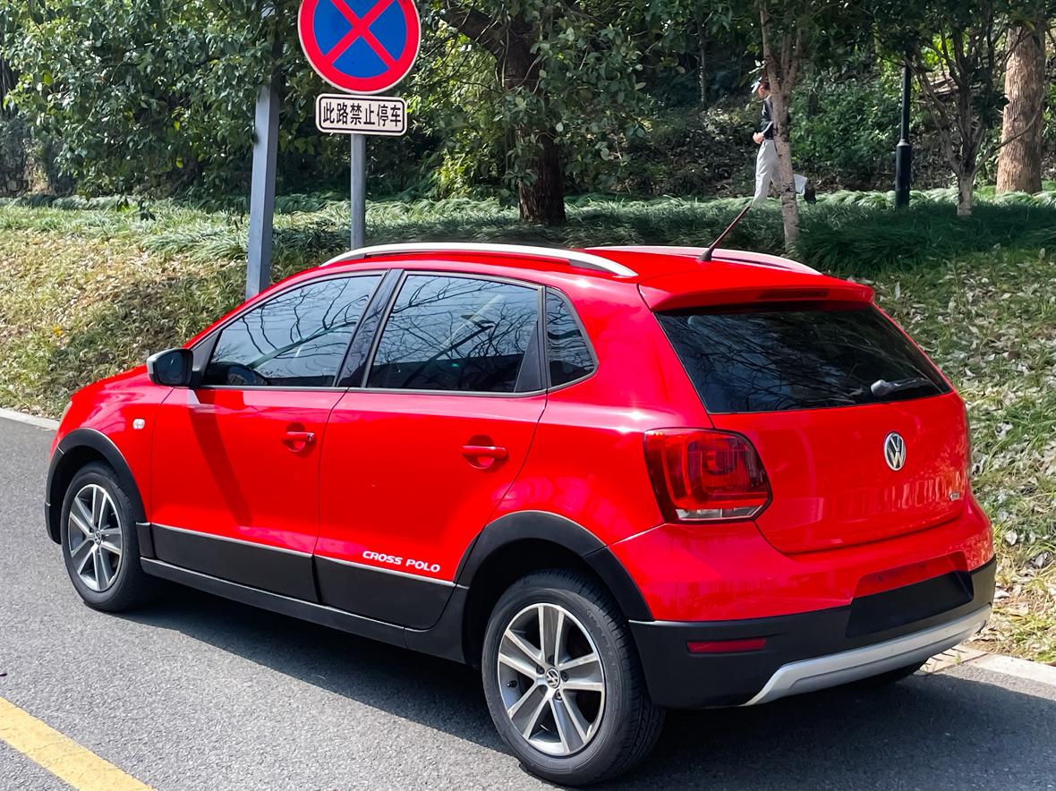 Volkswagen Polo 2013 thumb 2