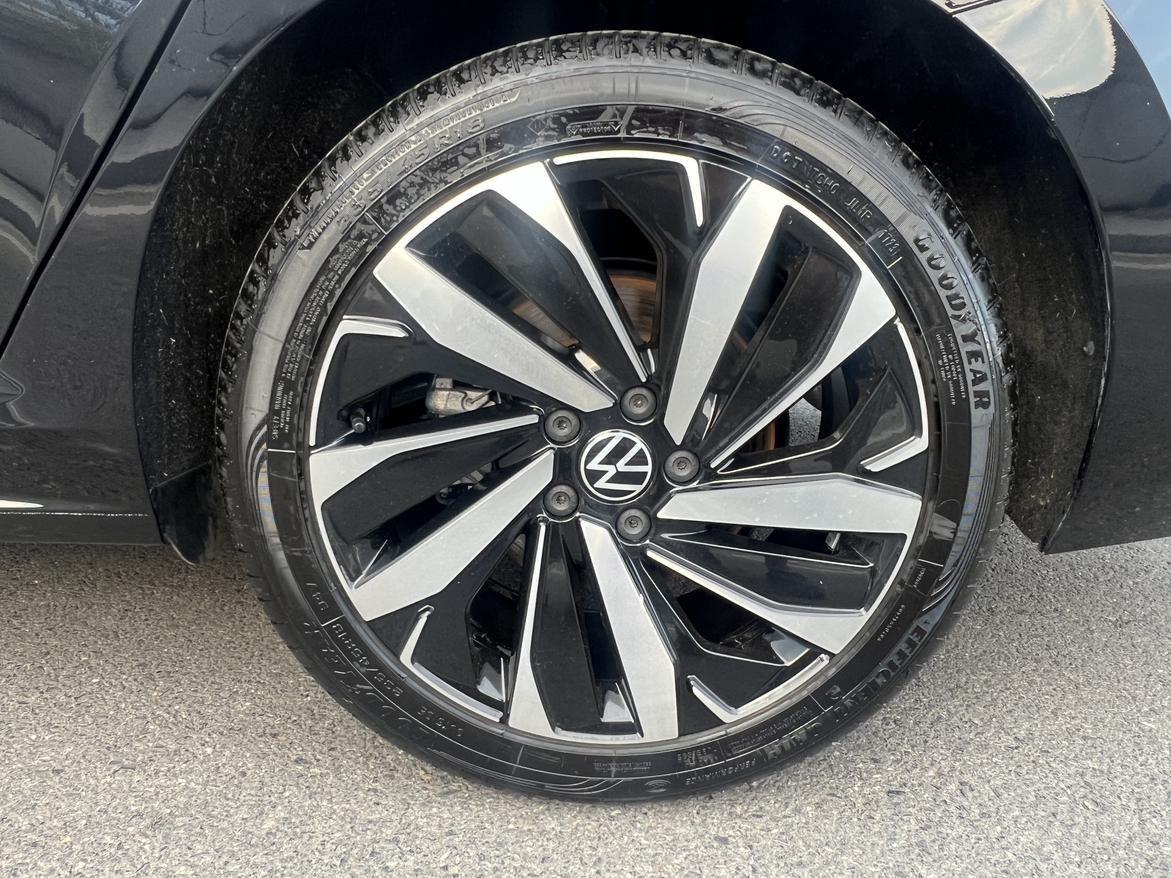 Volkswagen Passat 2025 thumb 2