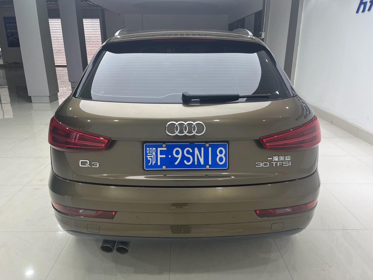 Audi Q3 2016 thumb 4