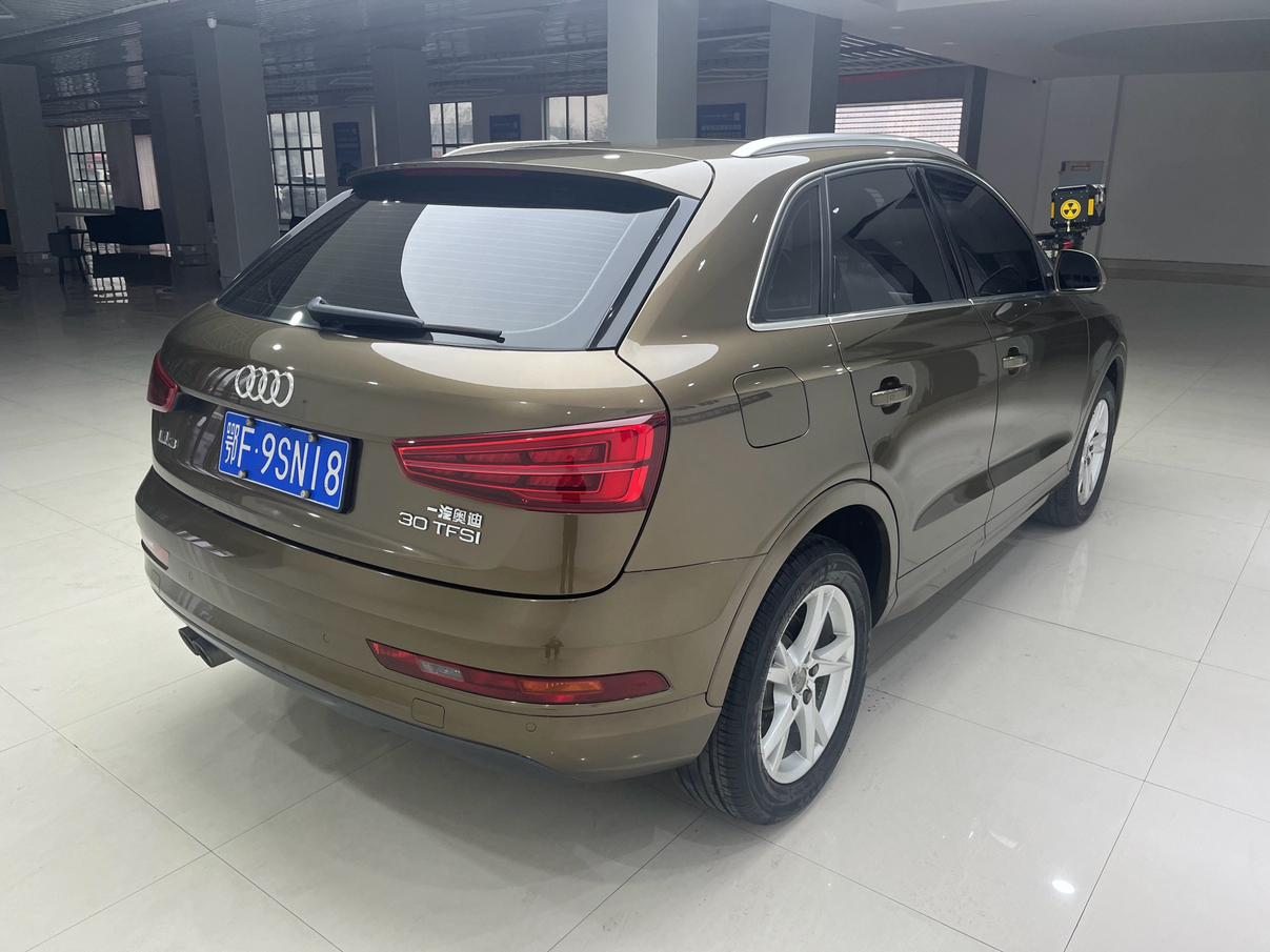 Audi Q3 2016 thumb 5