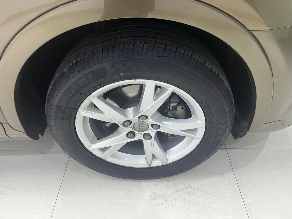 Audi Q3 2016 thumb 6