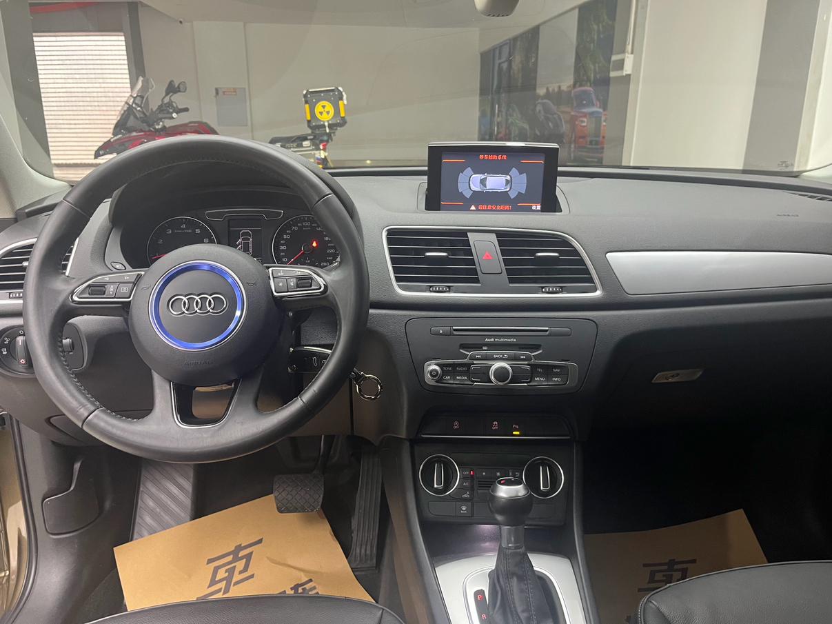 Audi Q3 2016 thumb 7