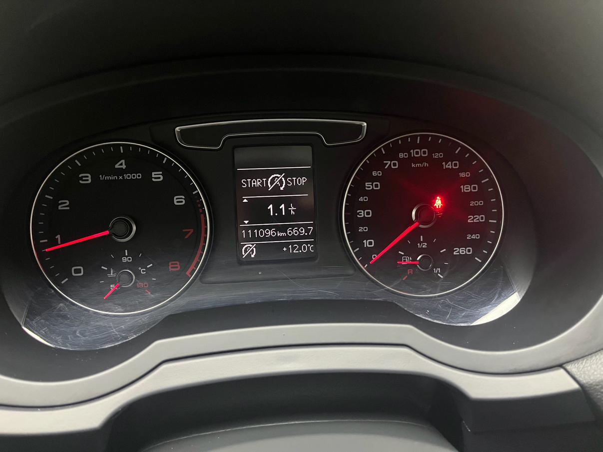 Audi Q3 2016 thumb 8