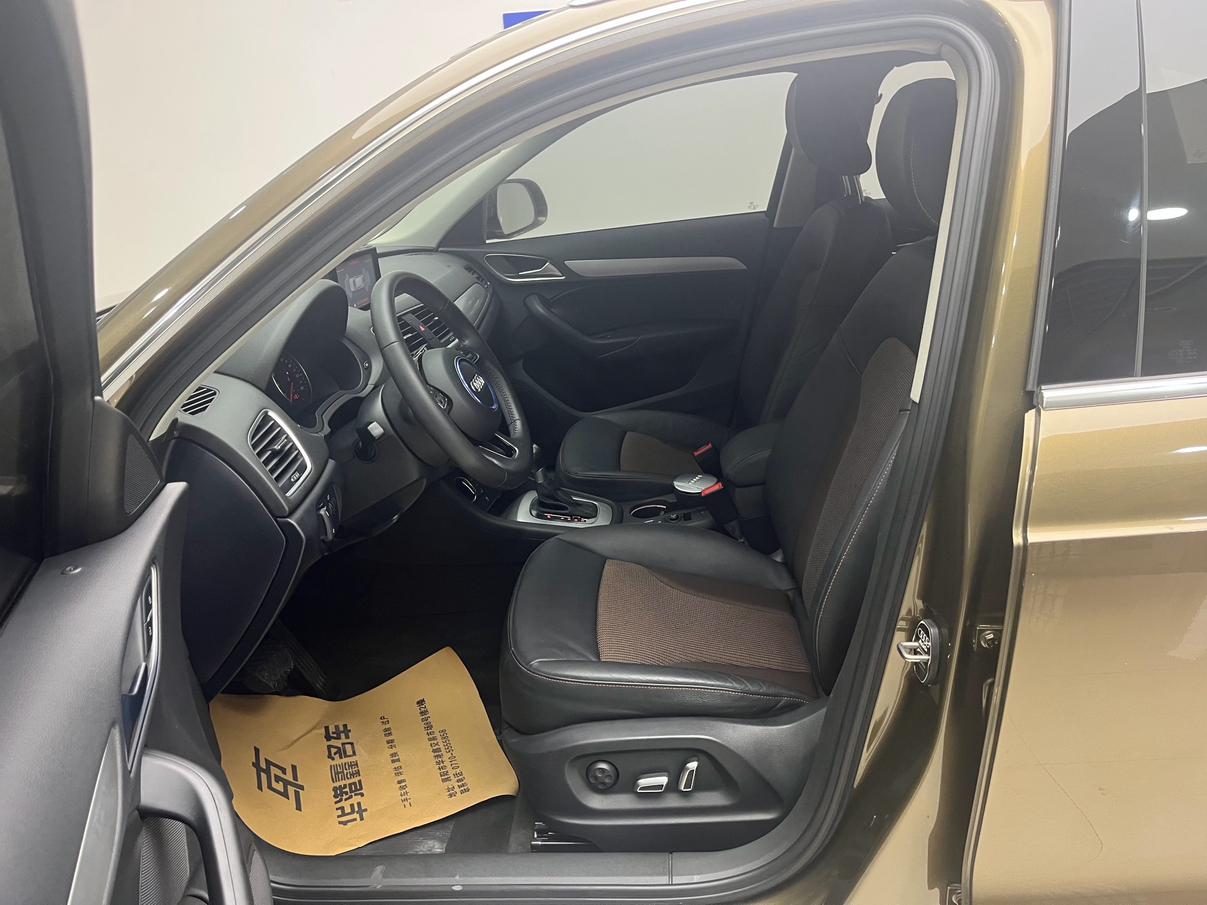 Audi Q3 2016 thumb 9