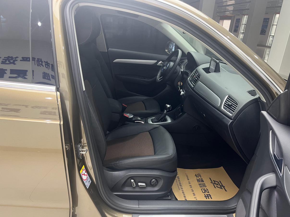 Audi Q3 2016 thumb 12