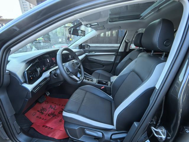 Volkswagen Golf 2023 thumb 4