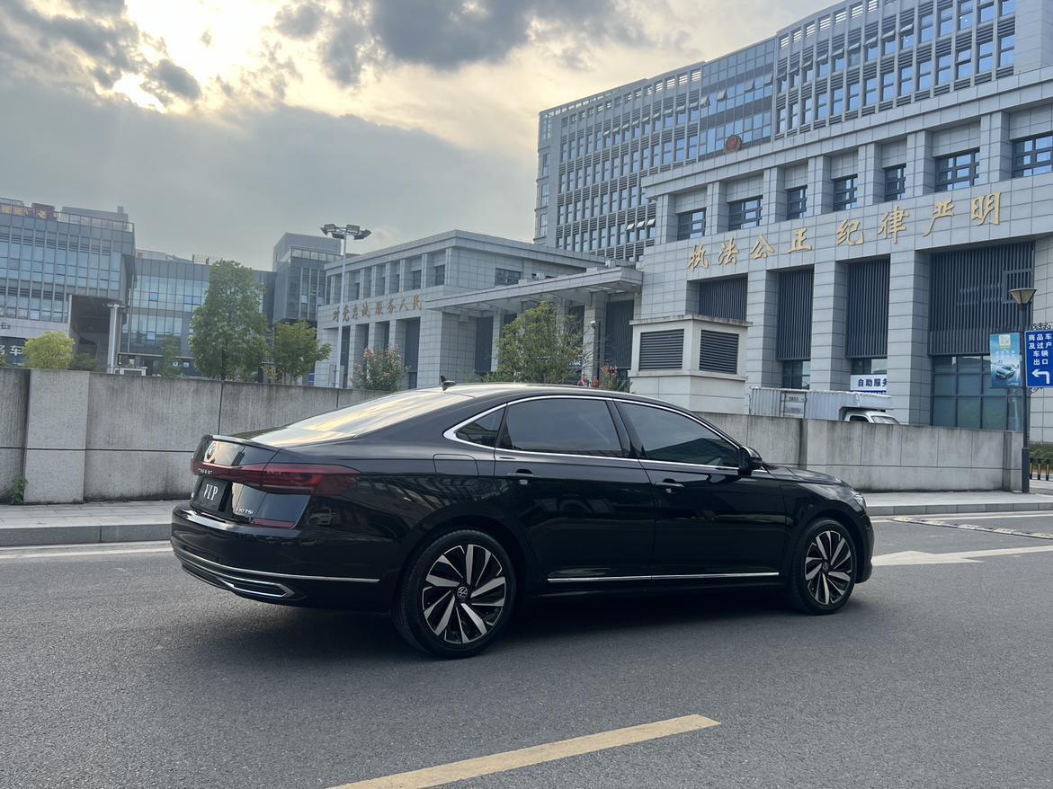 Volkswagen Passat 2025 thumb 4