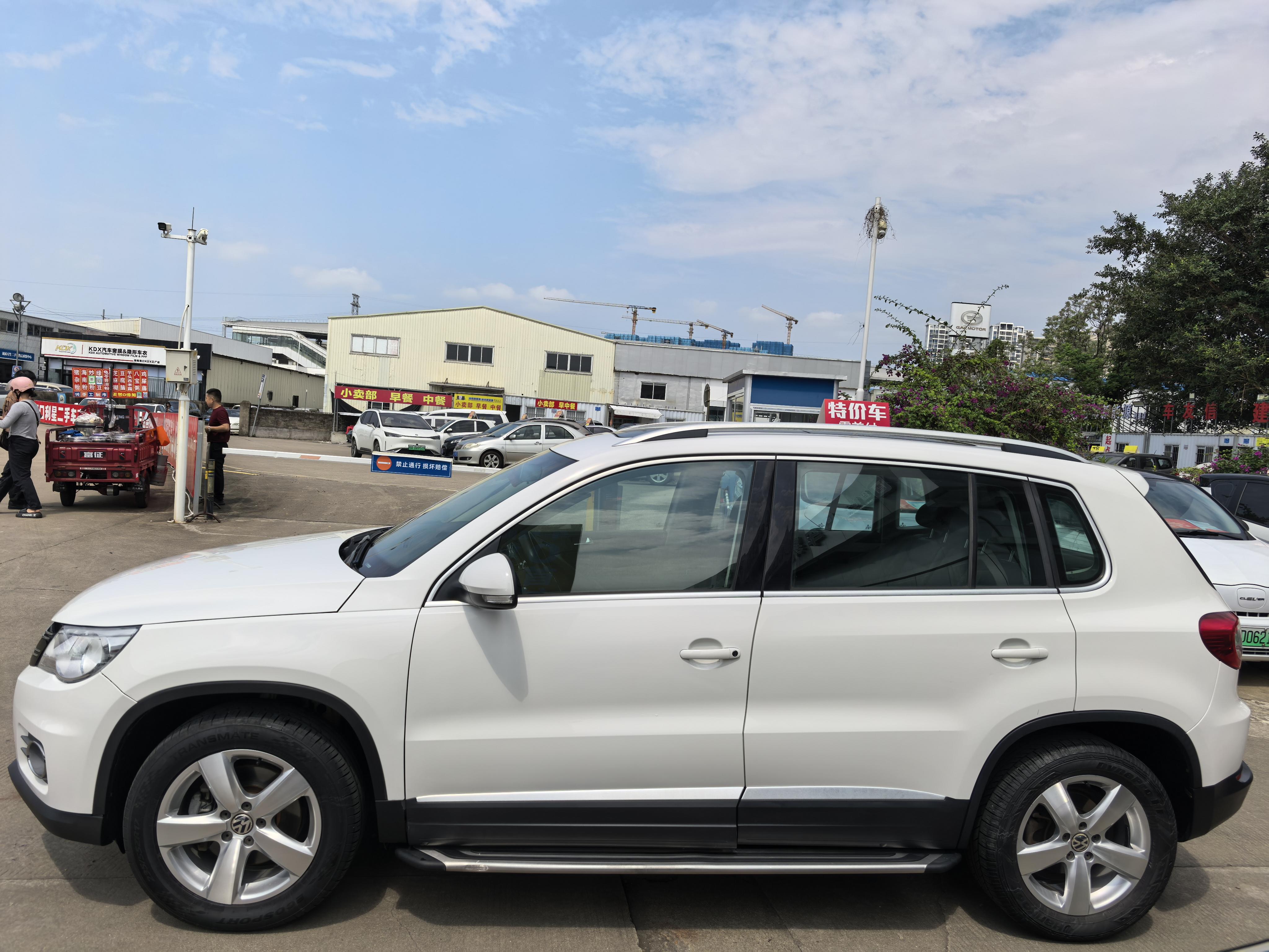 Volkswagen Tiguan 2013 thumb 2