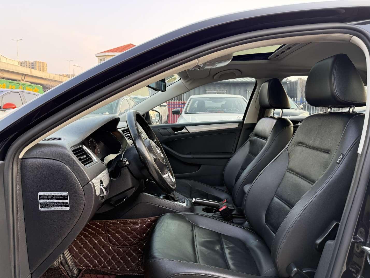 Volkswagen Sagitar 2014 thumb 7