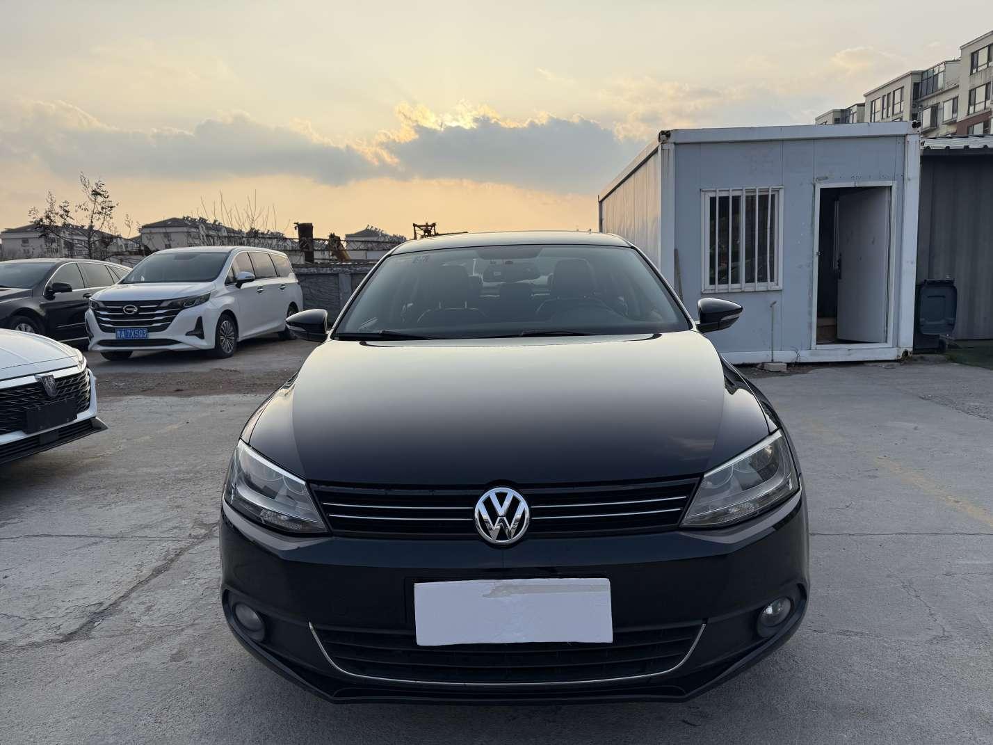 Volkswagen Sagitar 2014 thumb 9