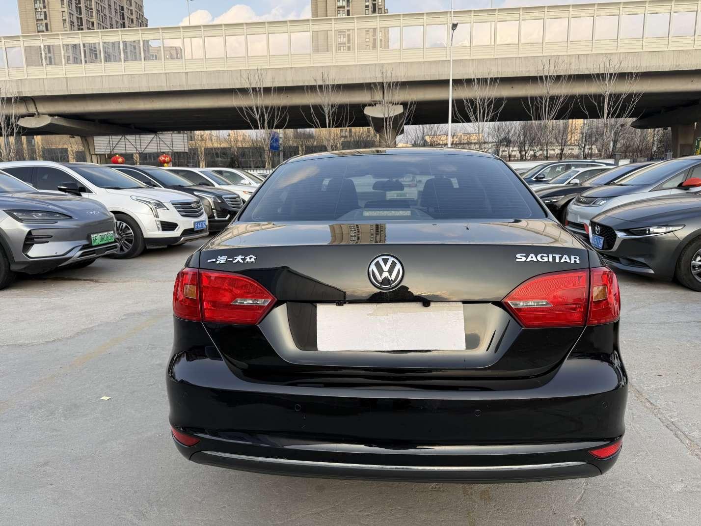 Volkswagen Sagitar 2014 thumb 10