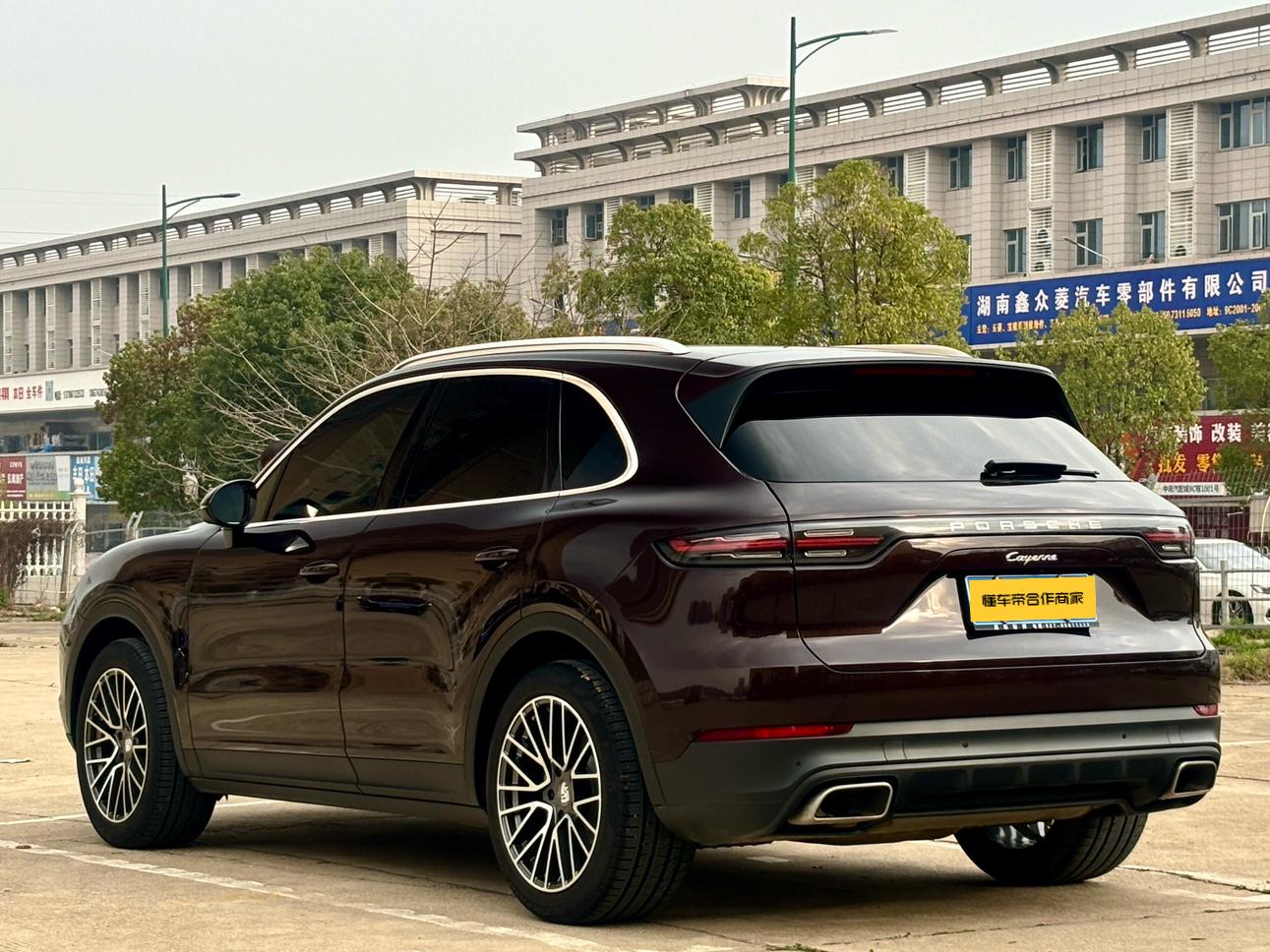Porsche Cayenne 2018 thumb 12
