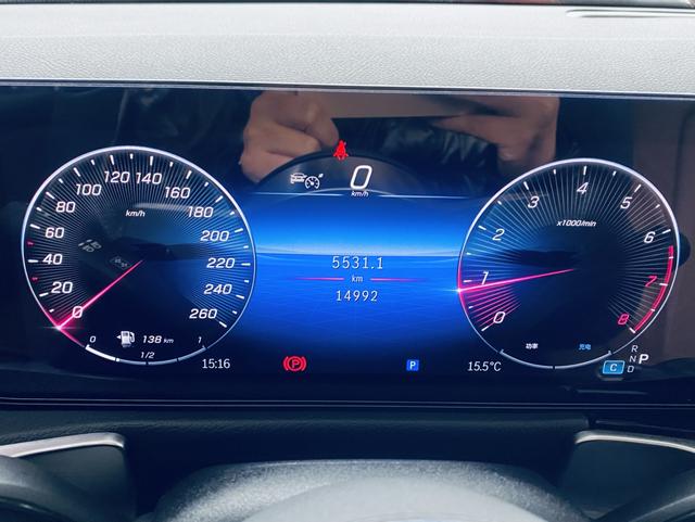 Mercedes-Benz GLB 2024 thumb 4