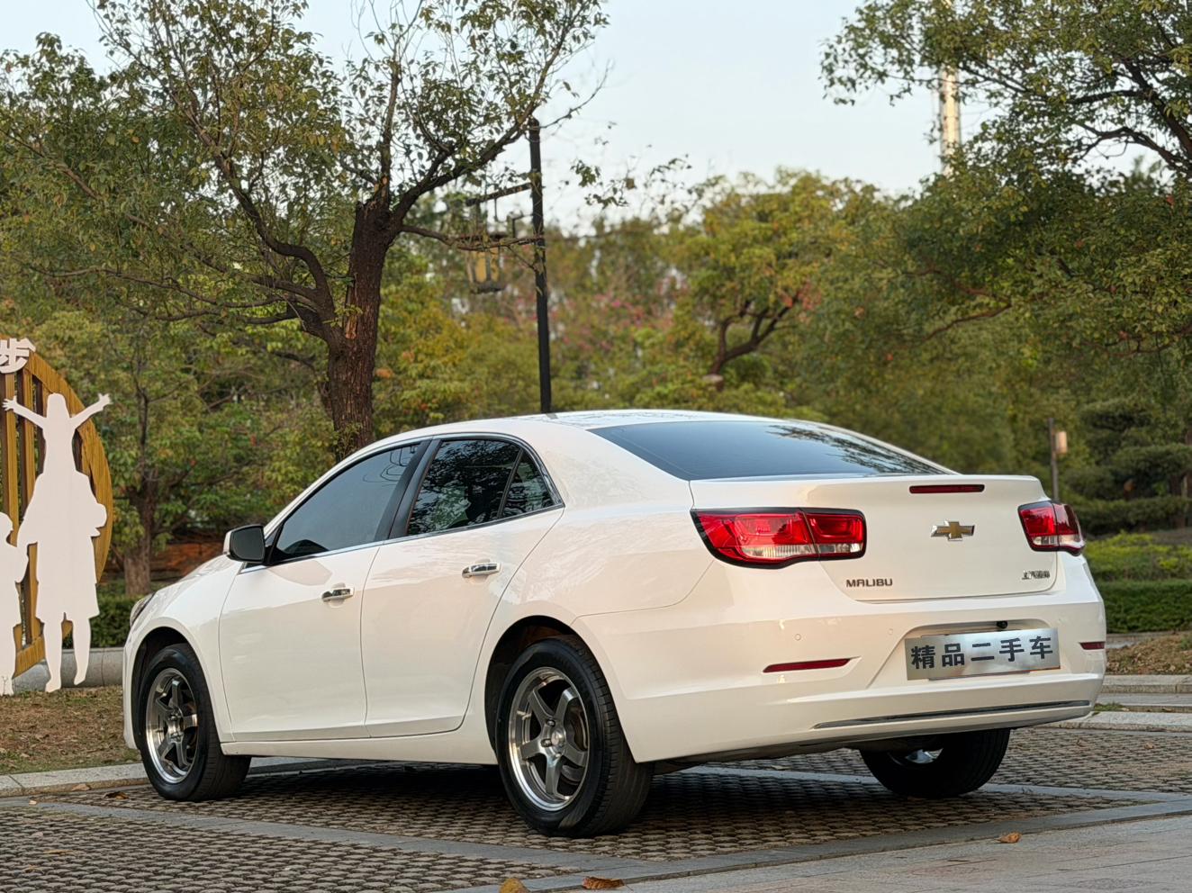 Chevrolet Malibu 2018 thumb 2