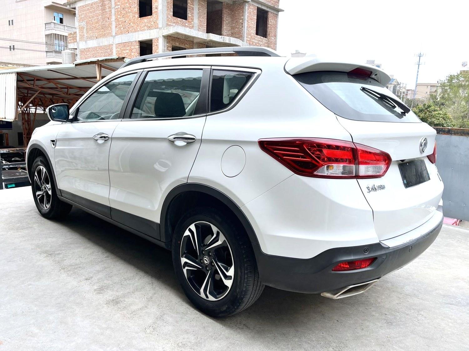 Dongfeng Aeolus AX7 2017 thumb 11