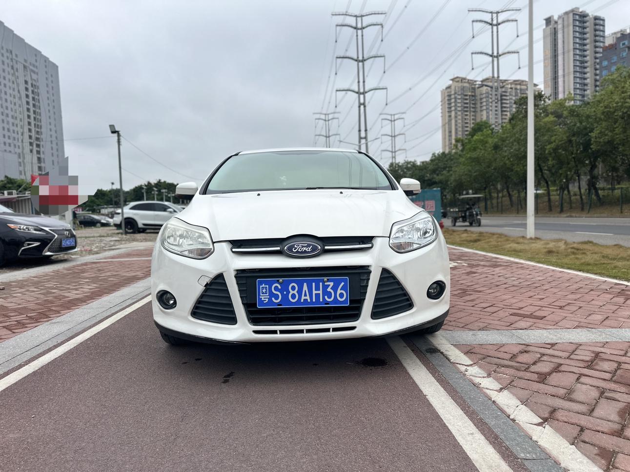 Ford Focus ST 2015 thumb 10