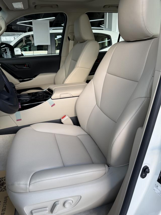 Toyota Land Cruiser 2025 thumb 3