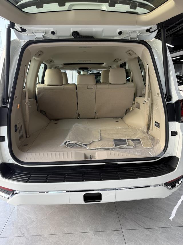 Toyota Land Cruiser 2025 thumb 6
