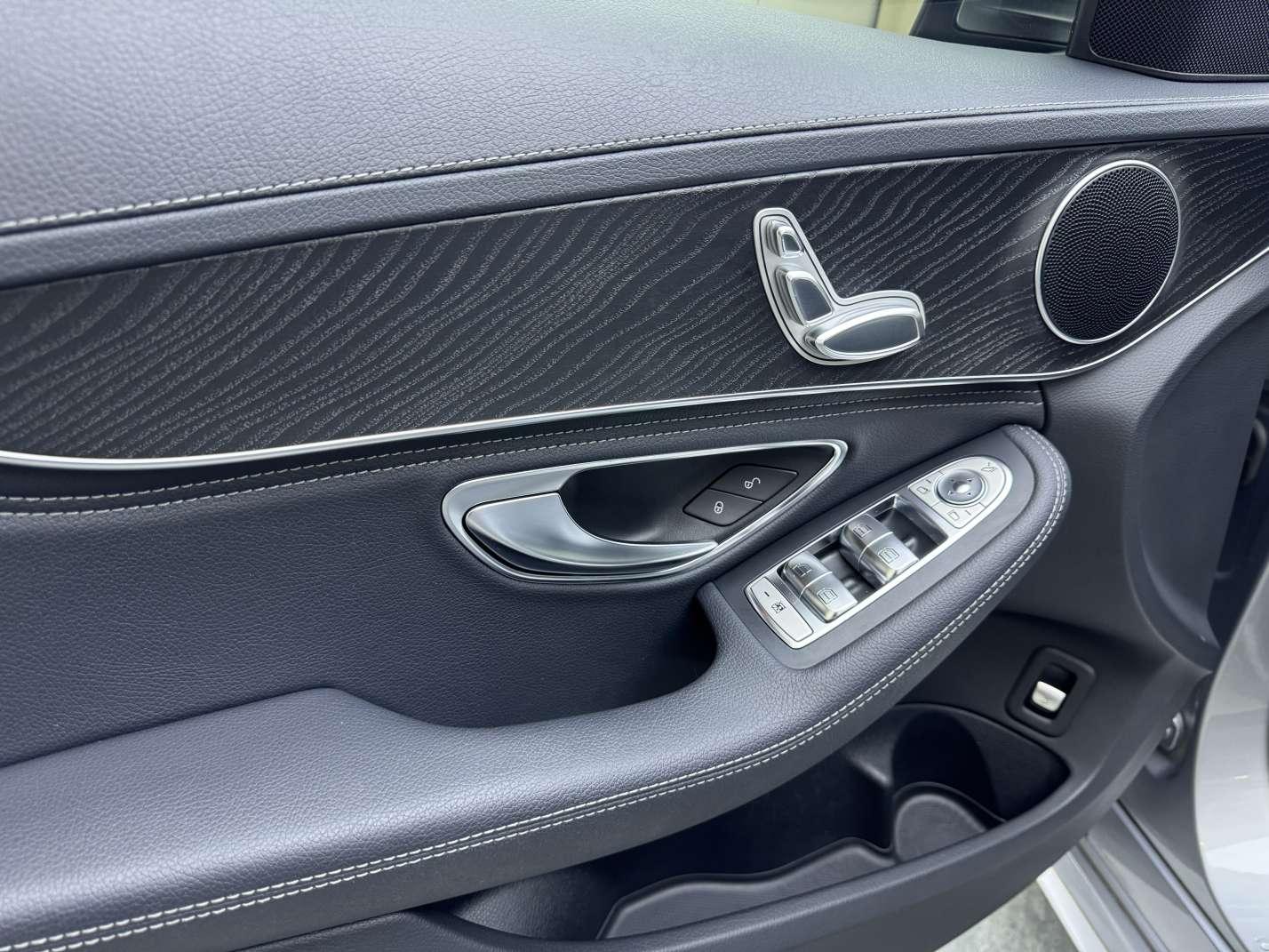 Mercedes-Benz C-Class 2016 thumb 7