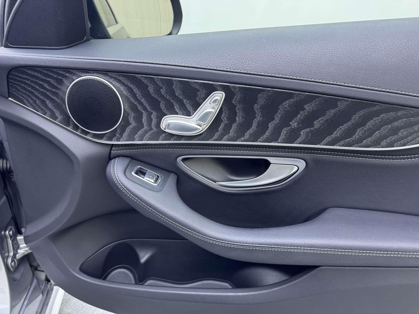Mercedes-Benz C-Class 2016 thumb 8